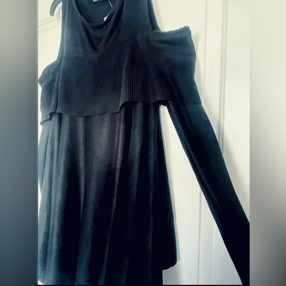 NY & Co open and off shoulder ladies black oversized sweater. NWT XL - Picture 7 of 7